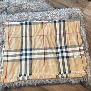 Burberry cashmere scarf